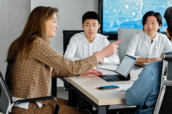 Carrière et formation : 10 étapes pour réussir rapidement