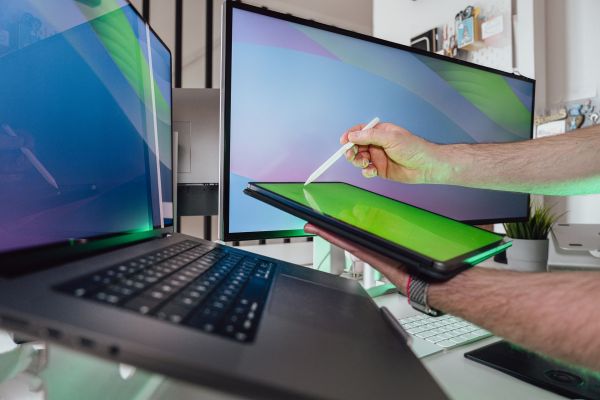 Médiateurs numériques : leur impact sur l'inclusion digitale